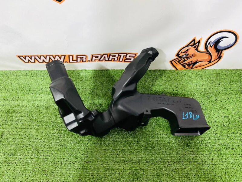 LR153642 Air duct left Range Rover L460 (2023-) Used cost  € in stock 1 pcs.