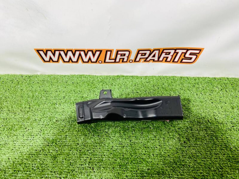 LR153645 Right air duct Range Rover L460 (2023-) Used cost  € in stock 1 pcs.