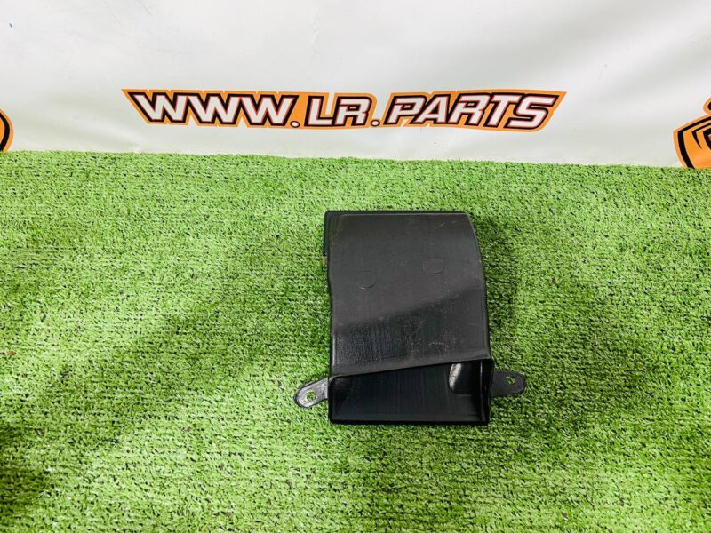 LR153782 Air duct left Range Rover L460 (2023-) Used cost  € in stock 1 pcs.