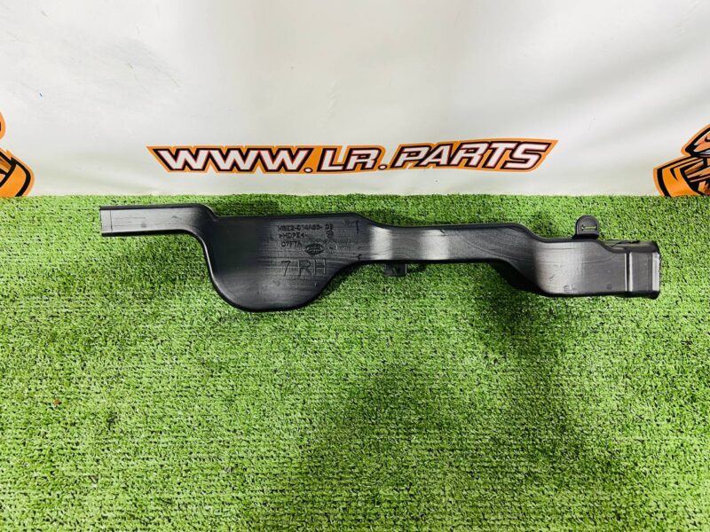 LR153797 Right air duct Range Rover L460 (2023-) used cost  € in stock 1 pcs.