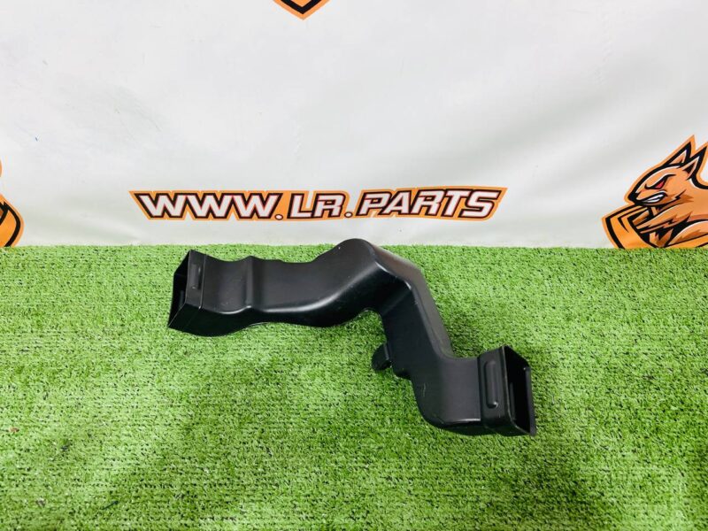 LR153801 Air duct right Range Rover L460 (2023-) Used cost  € in stock 1 pcs.