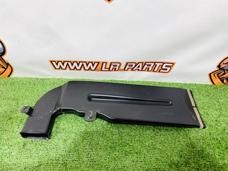 LR153802 Air duct right Range Rover L460 (2023-) Used cost  € in stock 1 pcs.