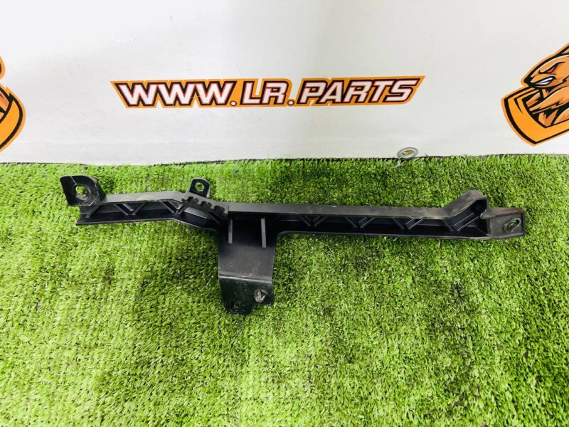 LR153831 Right Support Bracket Range Rover L460 (2023-) Used cost  € in stock 1 pcs.