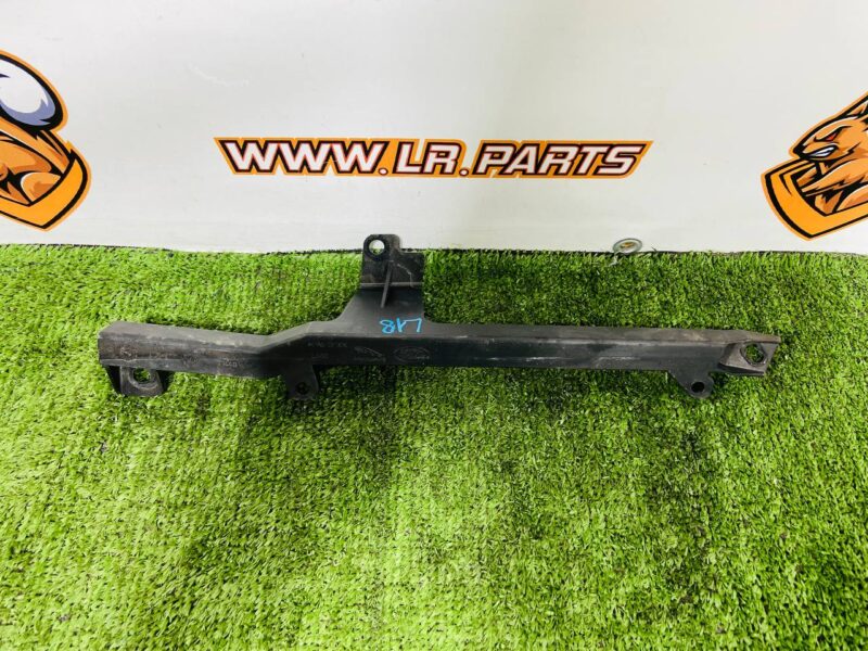 LR153831 Right Support Bracket Range Rover L460 (2023-) Used cost  € in stock 1 pcs.