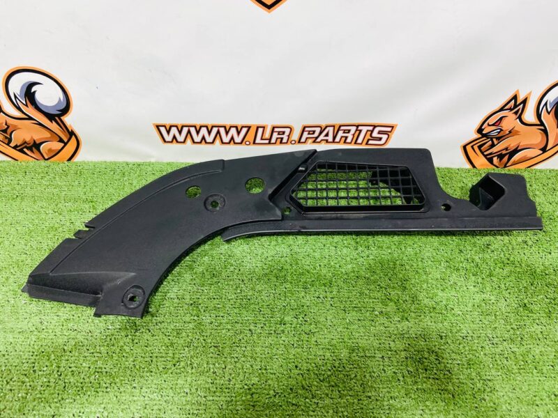 LR153833 Right cover in the engine compartment Range Rover L460 (2023-) Used cost  € in stock 1 pcs.
