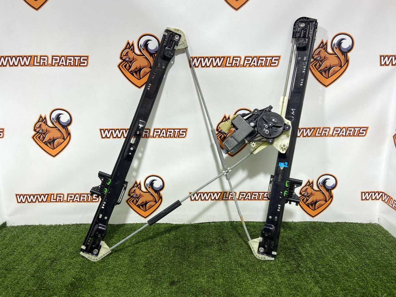 LR153953 Front right window lift Land Rover Discovery 5 L462 (2017-) Used - Image 29