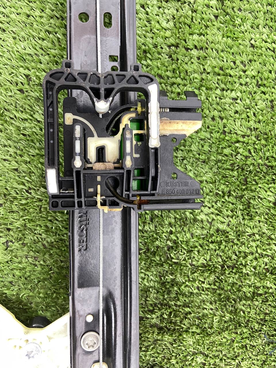 LR153953 Front right window lift Land Rover Discovery 5 L462 (2017-) Used - Image 33