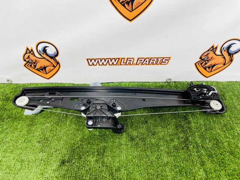 LR154578 Rear left electric window regulator. Range Rover L460 (2023-) Used cost  € in stock 1 pcs.