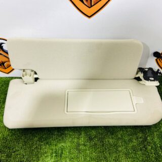LR156561 Right sun visor for Range Rover L460 (2023-) used cost  € in stock 1 pcs.