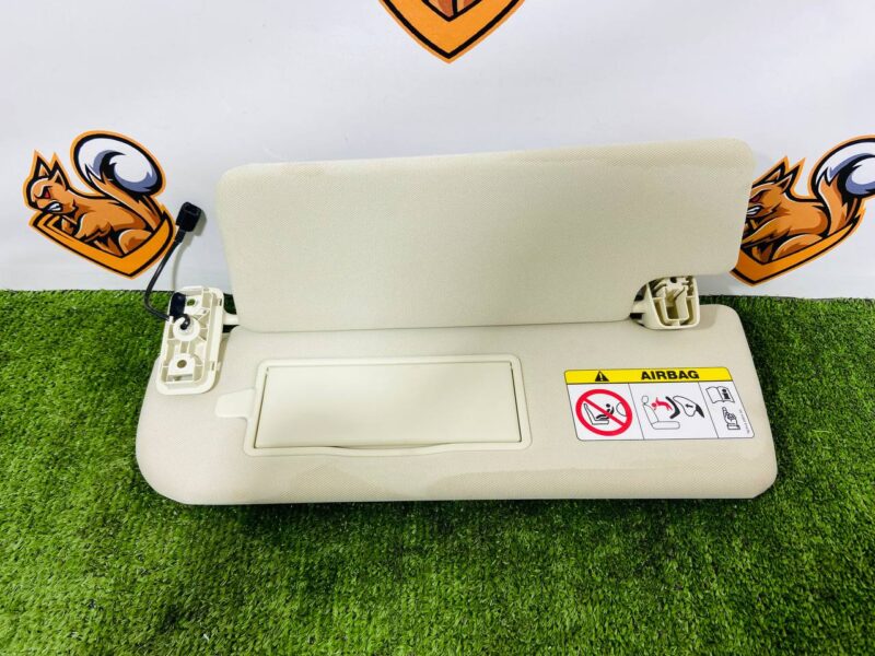 LR156647 Left Sun Visor for Range Rover L460 (2023-) Used cost  € in stock 1 pcs.