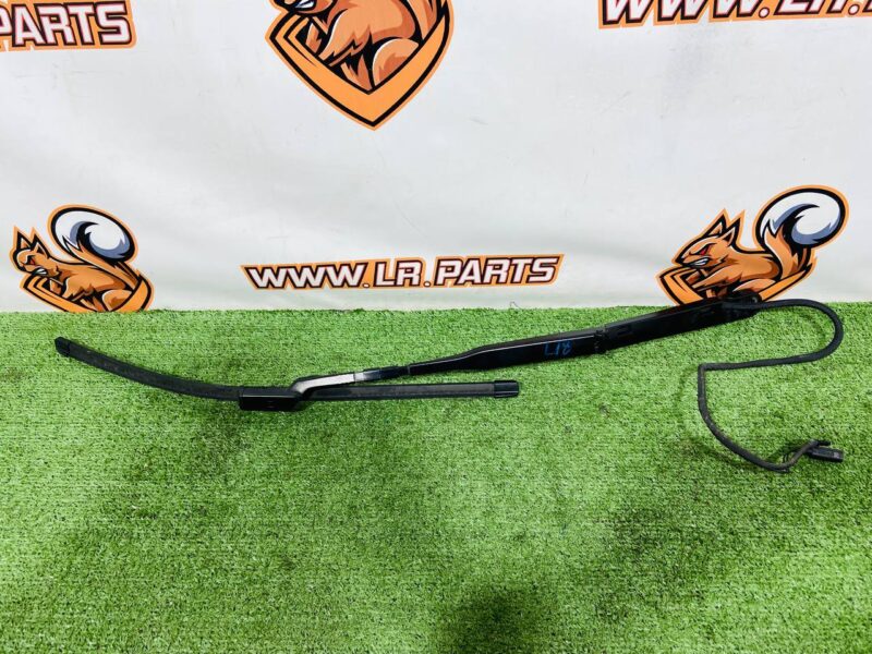 LR156988 Front Right Windshield Wiper for Range Rover L460 (2023-) Used cost  € in stock 1 pcs.