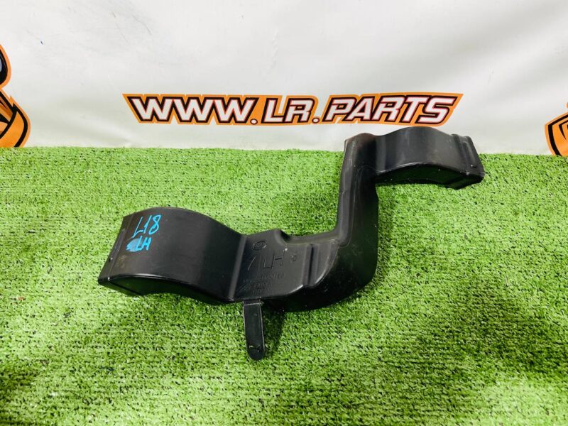 LR159426 Air duct left Range Rover L460 (2023-) Used cost  € in stock 1 pcs.