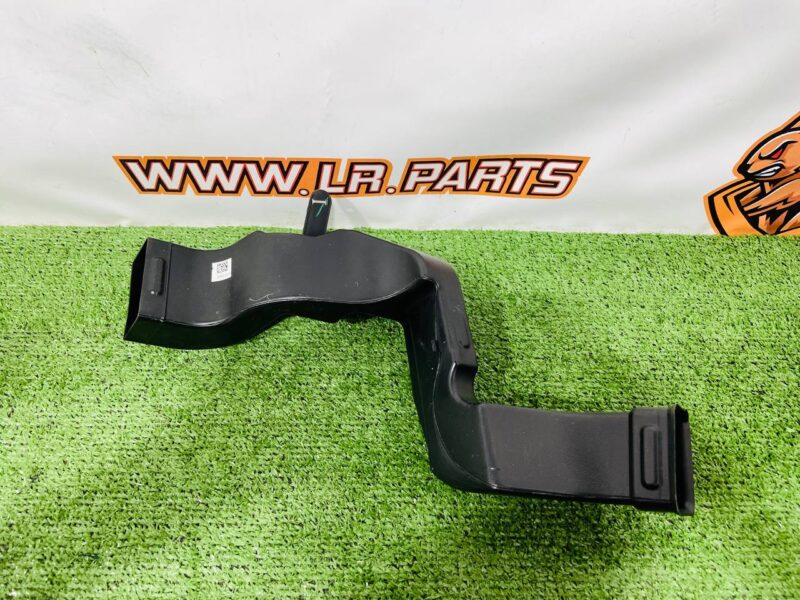 LR159426 Air duct left Range Rover L460 (2023-) Used cost  € in stock 1 pcs.