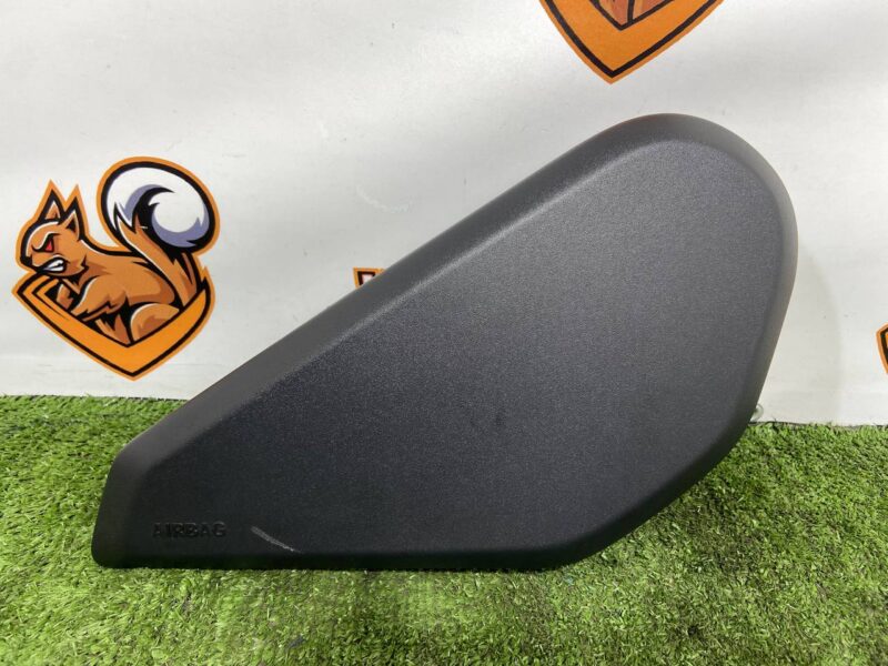 LR161666 Front left seat cover for Range Rover L460 (2023-) Used cost  € in stock 1 pcs.