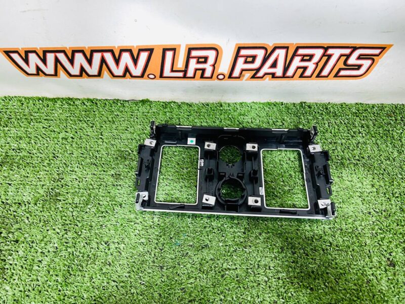 LR164373 Central console trim panel for Range Rover L460 (2023-) Used cost  € in stock 1 pcs.
