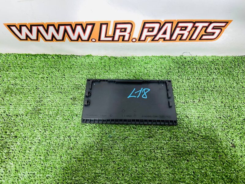 LR168550 Mat of the Range Rover L460 console luggage compartment (2023-) Used cost  € in stock 1 pcs.