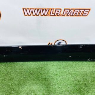 LR173217 Rear left door moulding for Range Rover L460 (2023-) Used cost  € in stock 1 pcs.