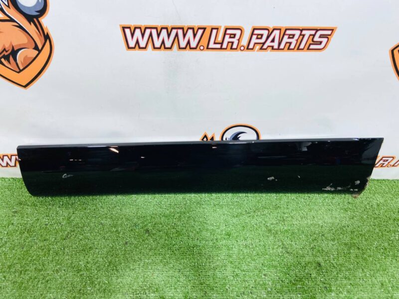 LR173217 Rear left door moulding for Range Rover L460 (2023-) Used cost  € in stock 1 pcs.
