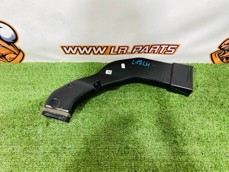LR174590 Air duct left Range Rover L460 (2023-) Used cost  € in stock 1 pcs.
