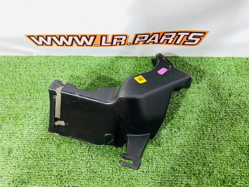 LR174591 Air duct left Range Rover L460 (2023-) Used cost  € in stock 1 pcs.