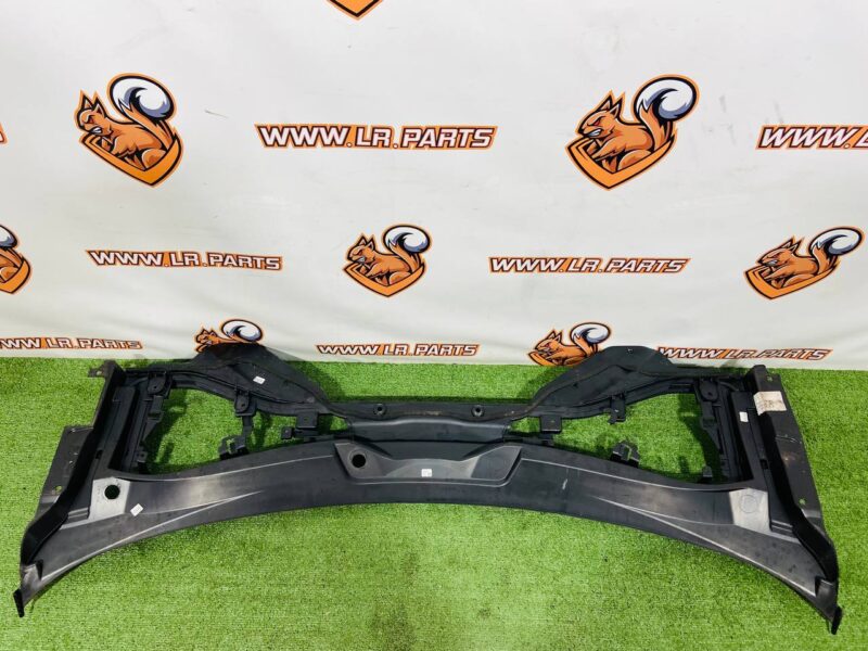 LR176356 Upper hood panel Range Rover L460 (2023-) Used cost  € in stock 1 pcs.