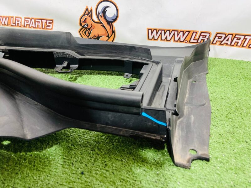 LR176356 Upper hood panel Range Rover L460 (2023-) Used cost  € in stock 1 pcs.
