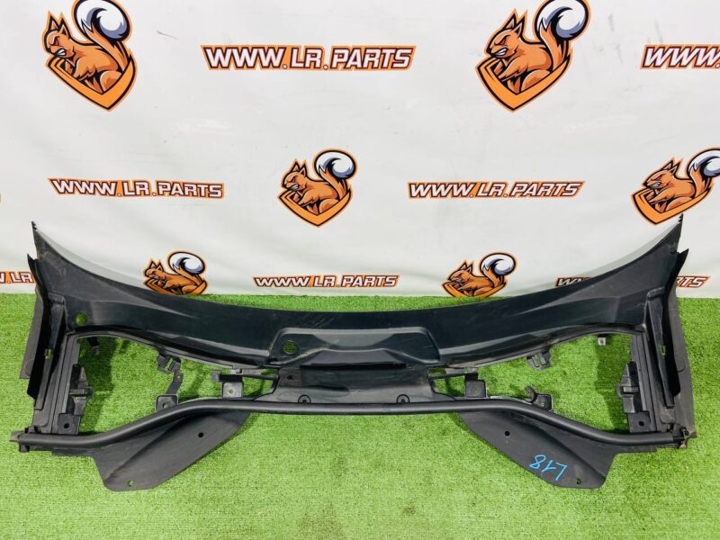 LR176356 Upper hood panel Range Rover L460 (2023-) Used cost  € in stock 1 pcs.