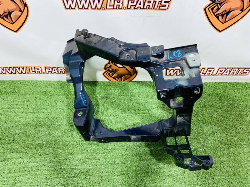 LR177502 Right headlight mounting bracket for Range Rover L460 (2023-) Used cost  € in stock 1 pcs.