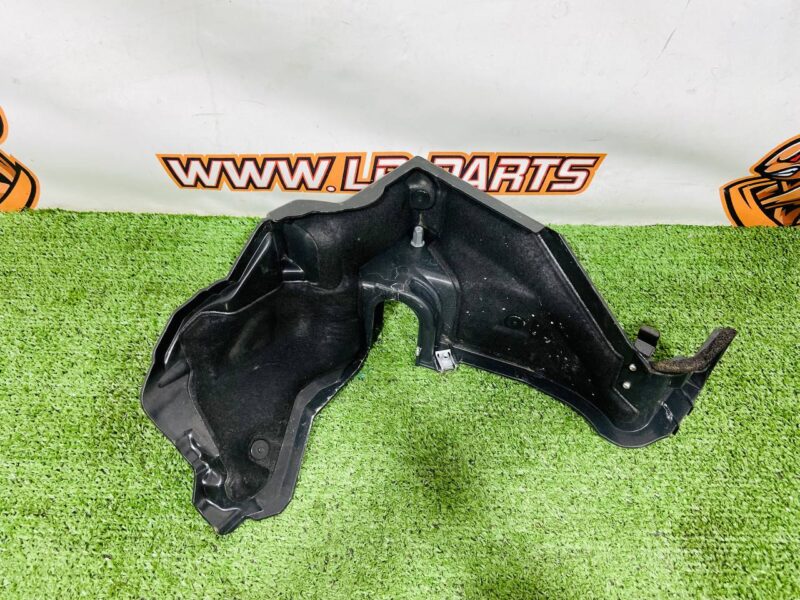LR177576 Right Range Rover L460 (2023-) Engine Compartment Insulator Used cost  € in stock 1 pcs.