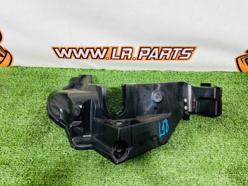 LR177576 Right Range Rover L460 (2023-) Engine Compartment Insulator Used cost  € in stock 1 pcs.