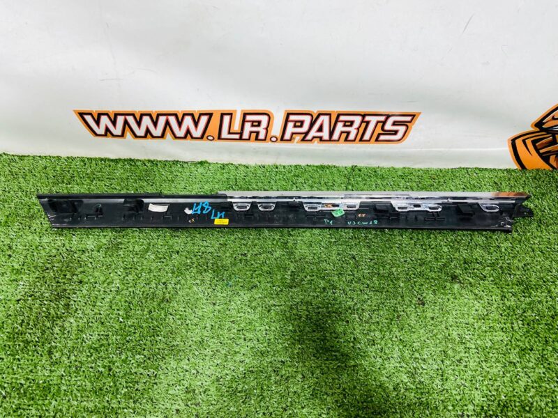 LR178594 Left side trim console panel Range Rover L460 (2023-) Used cost  € in stock 1 pcs.