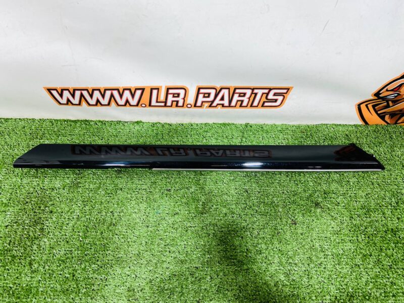 LR178594 Left side trim console panel Range Rover L460 (2023-) Used cost  € in stock 1 pcs.