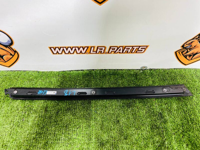 LR178939 Finishing of the rear left door pillar for Range Rover L460 (2023-) Used cost  € in stock 1 pcs.