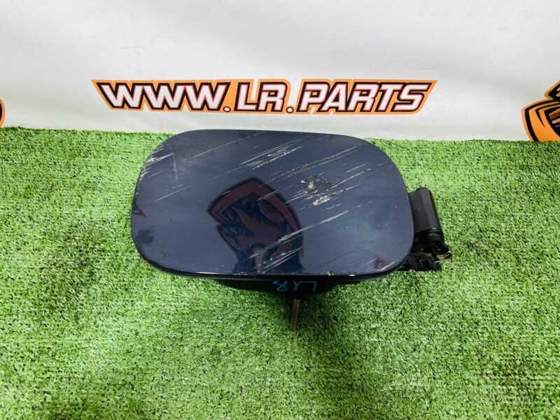 LR181555 Fuel tank filler neck body with cap for Range Rover L460 (2023-) Used cost  € in stock 1 pcs.