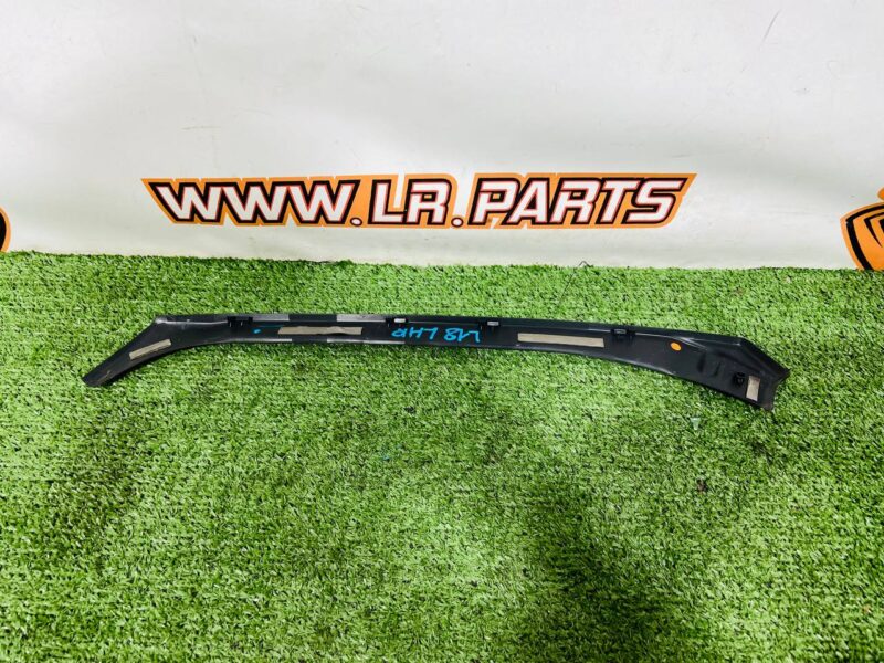 LR183522 Molding trim for the rear left door of Range Rover L460 (2023-) Used cost  € in stock 1 pcs.