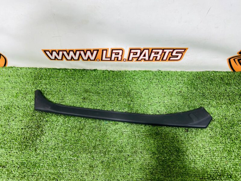 LR183522 Molding trim for the rear left door of Range Rover L460 (2023-) Used cost  € in stock 1 pcs.