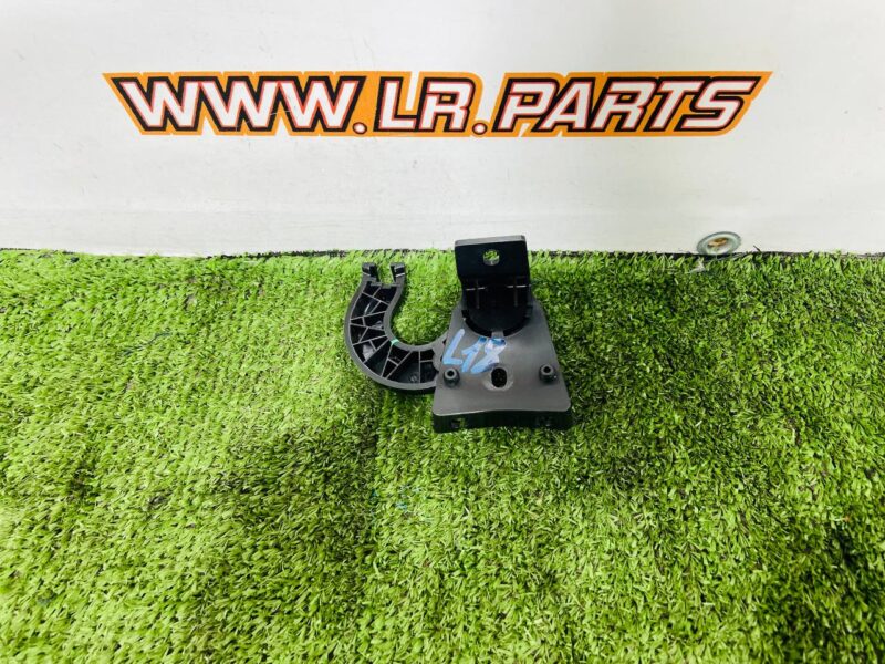 LR188984 Hood opening lever for Range Rover L460 (2023-) Used cost  € in stock 1 pcs.