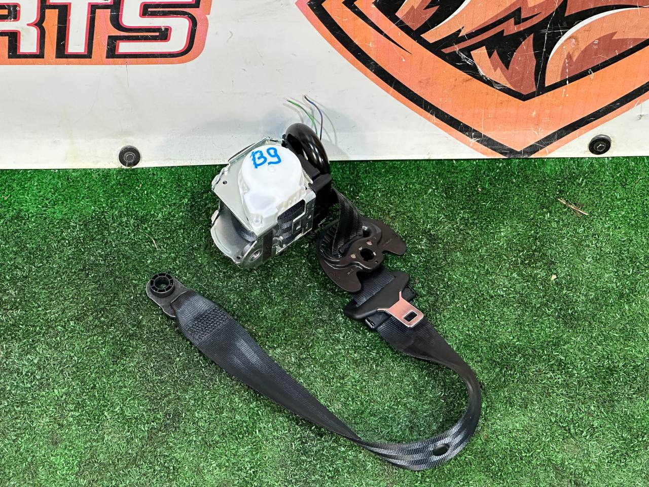 LR149778 Seat belt front right Range Rover Evoque New L551 (2019-) used cost € in stock 1 pcs.