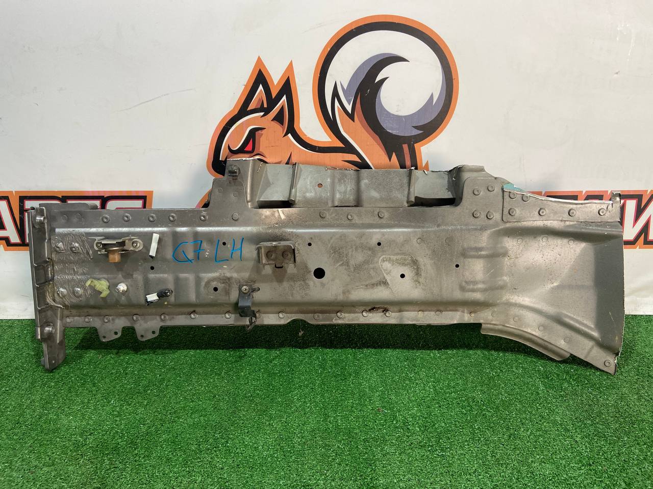 LR036740 Longeron left Range Rover L405 (2013-2021) used cost 180 € in stock 1 pcs.