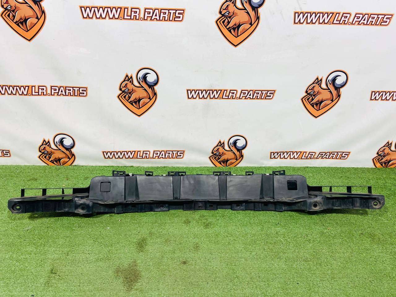 LR083117 Front bumper mounting bracket Land Rover Discovery 5 L462 (2017-) used - Image 26