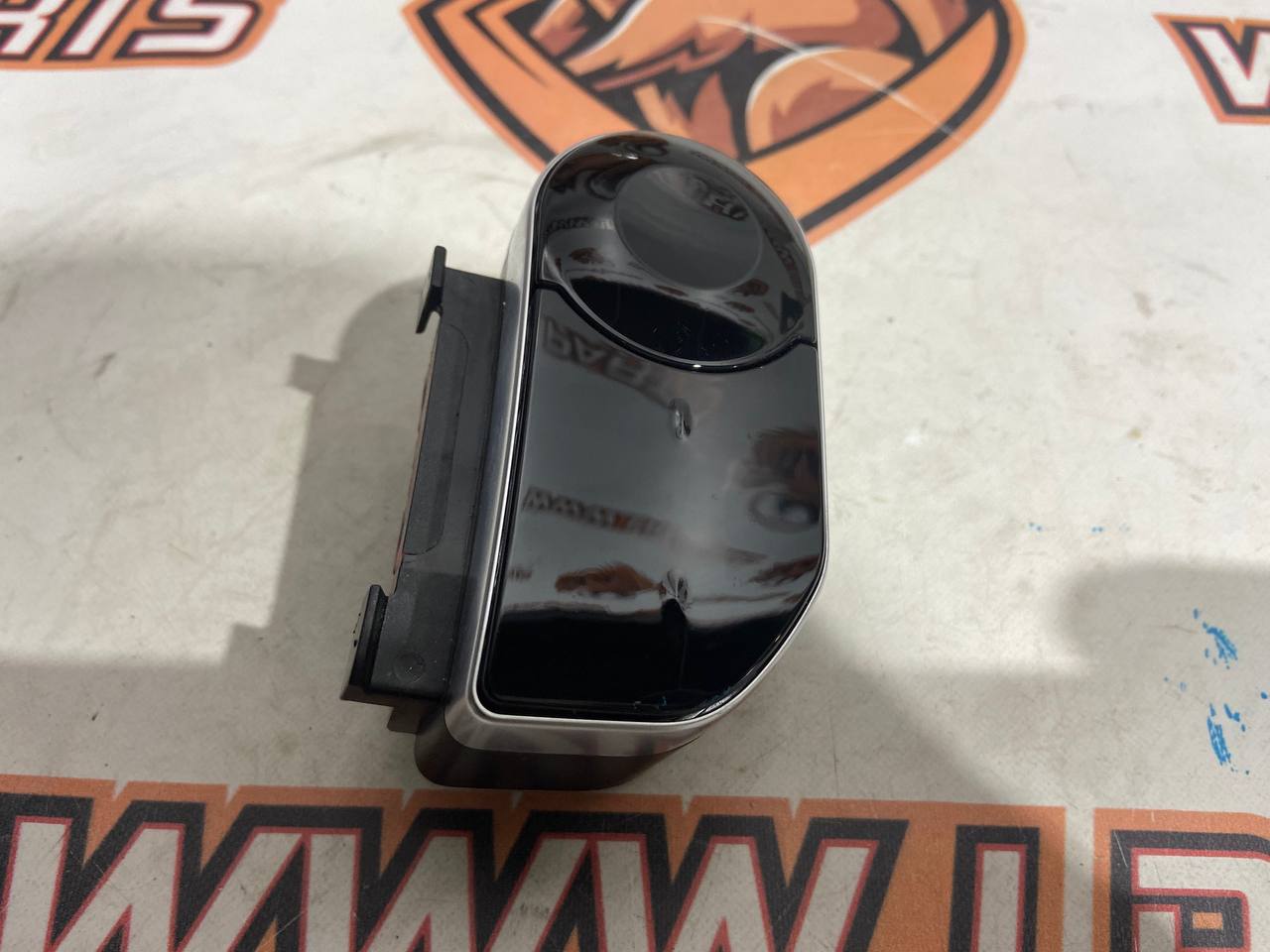 LR116681 Steering wheel button block right RANGE ROVER SPORT L494 13- Used cost 75 € in stock 1 pcs.