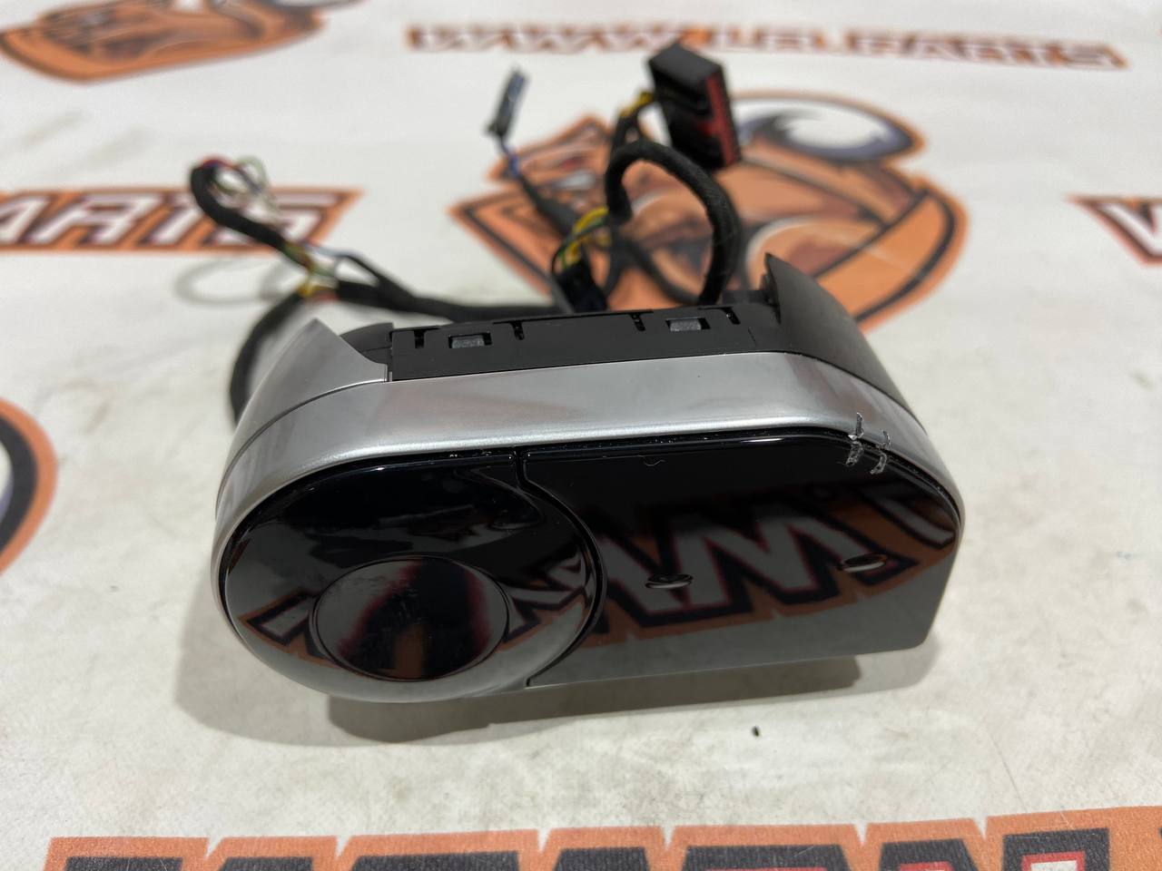 LR116681 Steering wheel button block right RANGE ROVER SPORT L494 13- Used cost 75 € in stock 1 pcs.