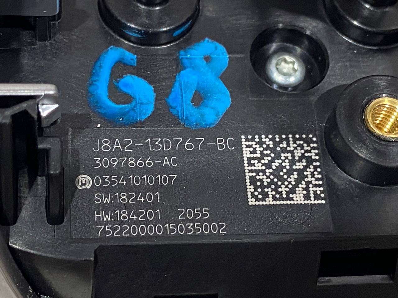 LR116681 Steering wheel button block right RANGE ROVER SPORT L494 13- Used cost 75 € in stock 1 pcs.