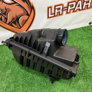 LR125263 Air filter housing left 3.0TD Range Rover Sport L494 Used cost 270 € in stock 1 pcs.