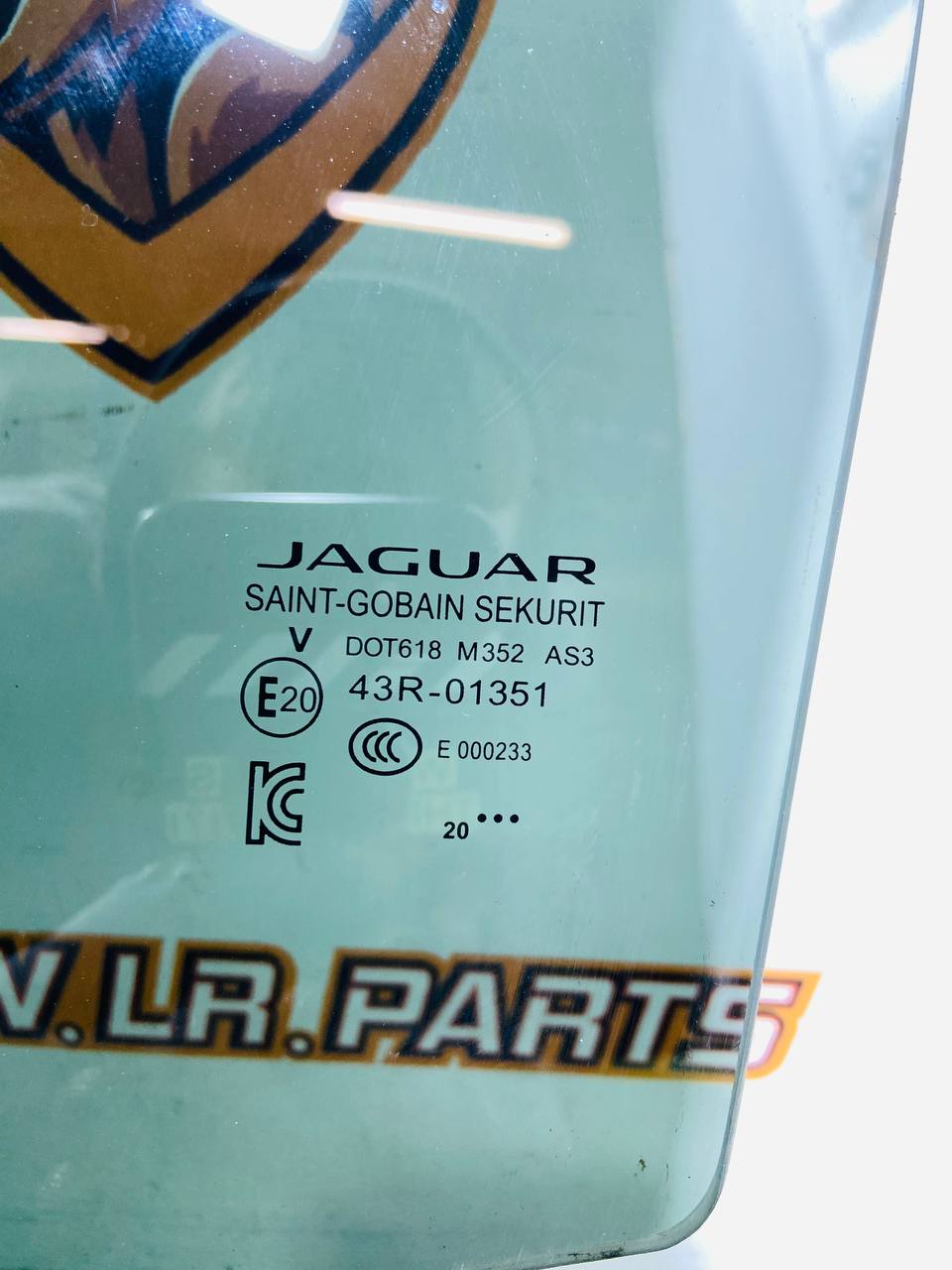 J9C2850 Tinted rear left door glass for Jaguar E-Pace X540 (2017-) used cost € in stock 1 pcs.