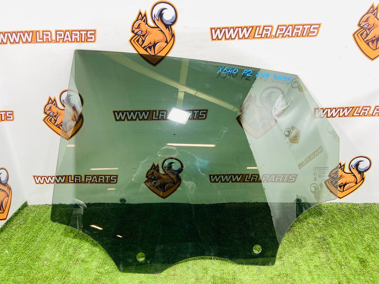 J9C2850 Tinted rear left door glass for Jaguar E-Pace X540 (2017-) used cost € in stock 1 pcs.