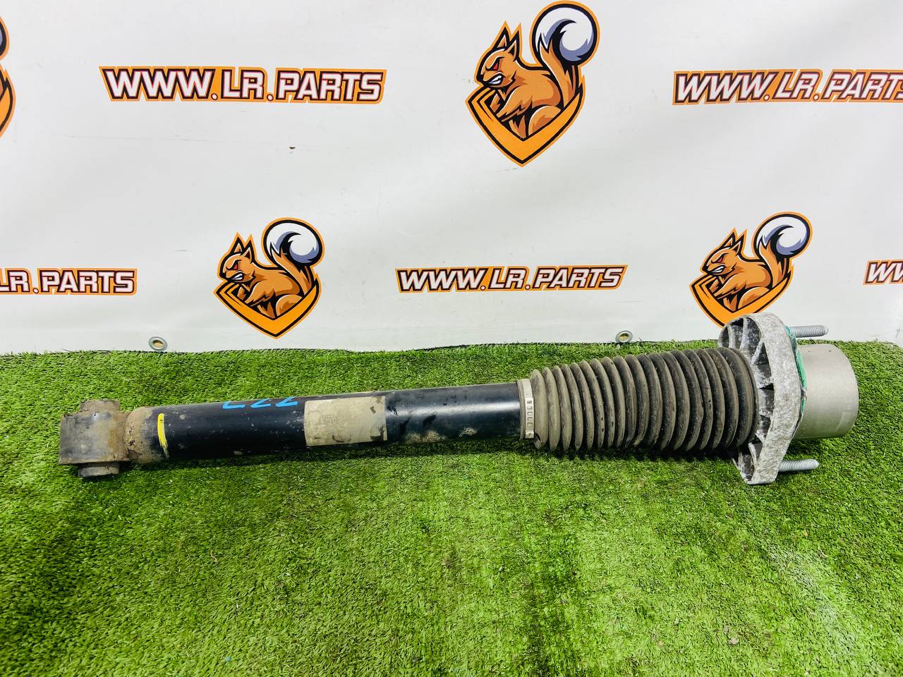 LR045270 Rear shock absorber adaptive Range Rover Sport L494 (2014-2022) Used cost 300 € in stock 11 pcs.