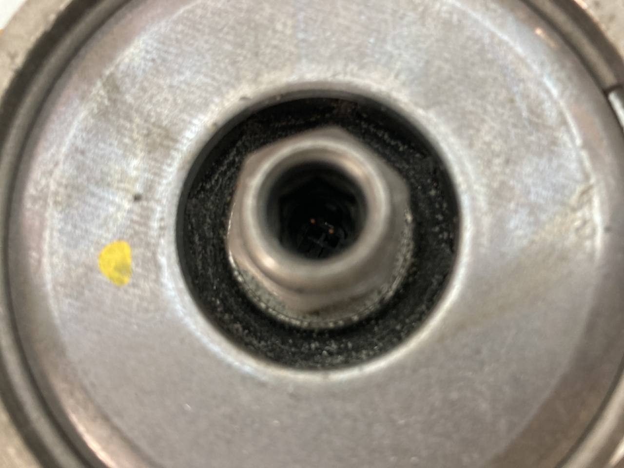 LR045270 Rear shock absorber adaptive Range Rover Sport L494 (2014-2022) Used cost 300 € in stock 11 pcs.