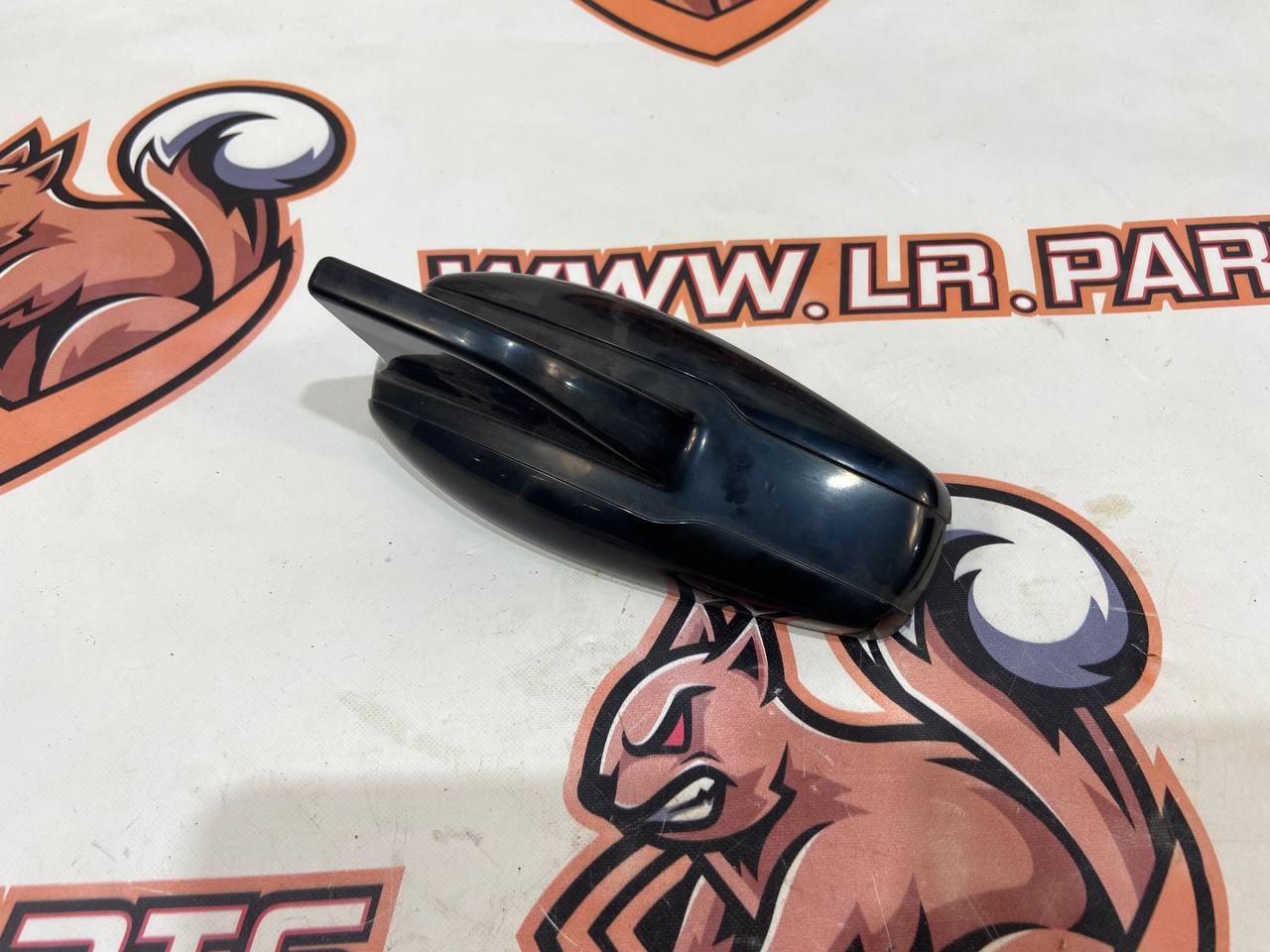 LR059756 Antenna fin RANGE ROVER (L405) 2013- Used cost 50 € in stock 1 pcs.