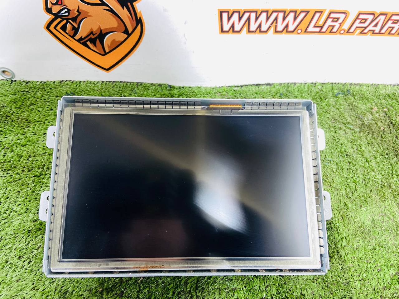 LR070871 Range Rover Sport L494 (2014-2022) Used radio screen cost 540 € in stock 1 pcs.